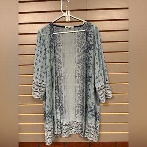 Jolt Blue and White Kimono